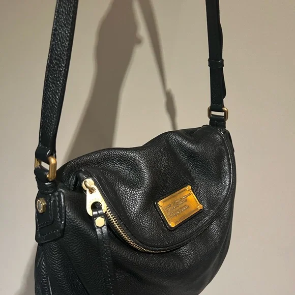 Marc Jacobs Natasha Black Crossbody Bag with Gold Details - Picture 2 of 12